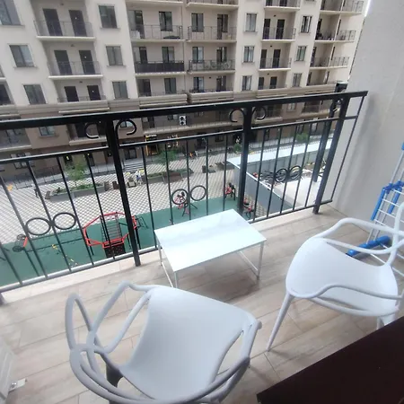 Apartment комфортная студия жк акрополь возле парка победы 5 фонтана *