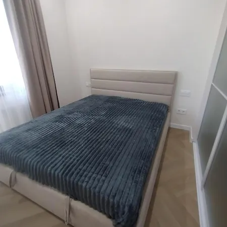 Apartment комфортная студия жк акрополь возле парка победы 5 фонтана *