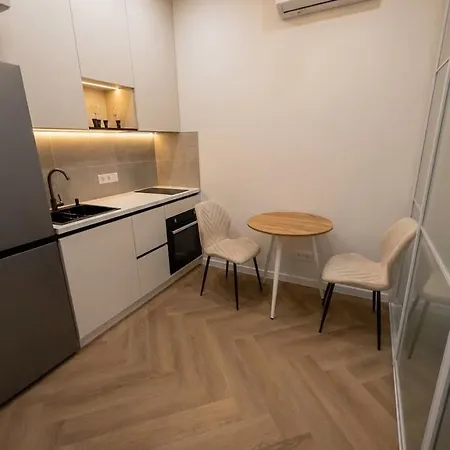 Apartment комфортная студия жк акрополь возле парка победы 5 фонтана Odessa
