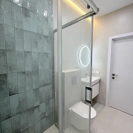 Apartment комфортная студия жк акрополь возле парка победы 5 фонтана Odesa
