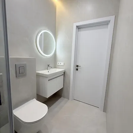 комфортная студия жк акрополь возле парка победы 5 фонтана Apartment